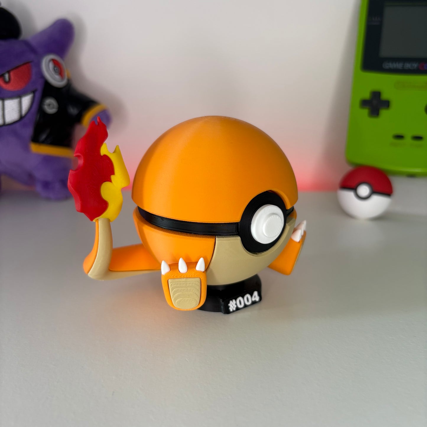 #004 Charmander Pokeball