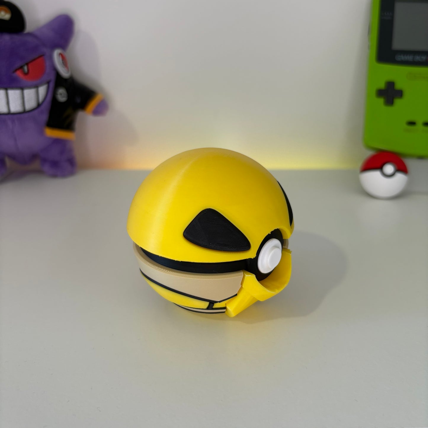 #014 Kakuna Pokeball