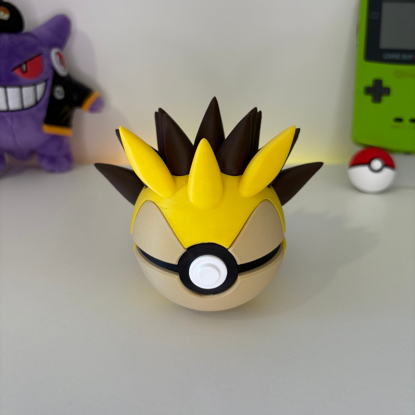 #028 Sandslash Pokeball