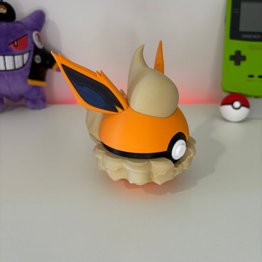 #136 Flareon Pokeball